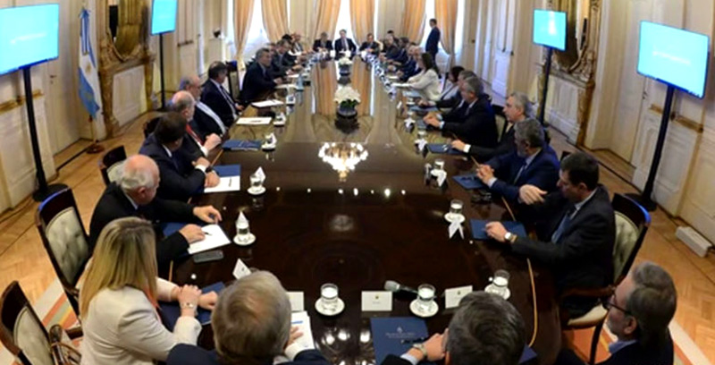 El Gobierno convocará a las provincias y a legisladores para empezar el debate por un acuerdo nacional