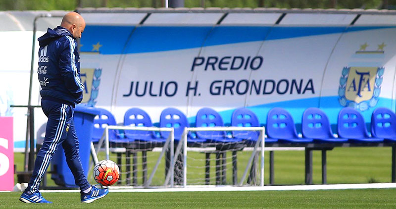 Es oficial: Sampaoli puso la firma y ya no es más el técnico de la Selección