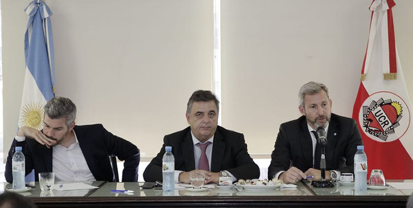 Diputados radicales le pidieron a Peña y Frigerio subsidiar los micros de las capitales