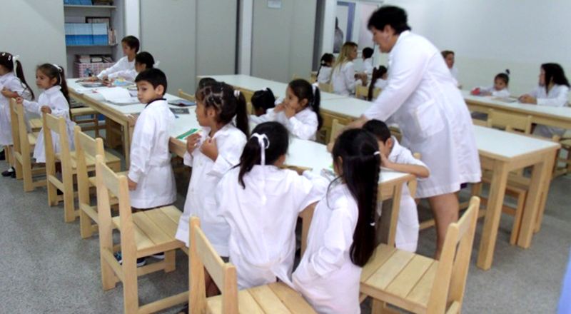 Docentes, seguridad y agentes de salud son el 75% de los estatales