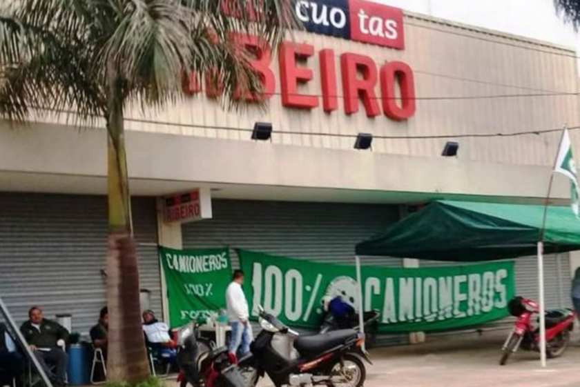 Protesta de Camioneros por despedidos