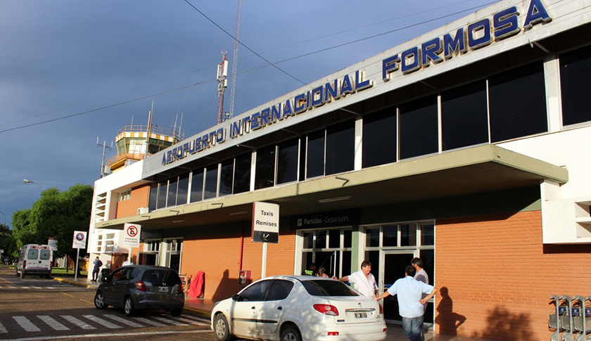 Queja de clientes de Aerolíneas Argentinas por el cierre del aeropuerto “El Pucú”