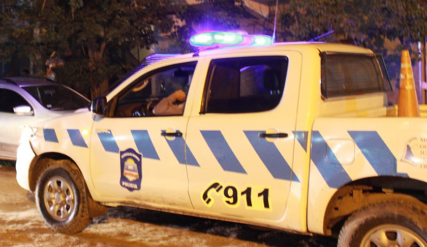 Cuatro demorados por un incendio intencional en el Lote 111