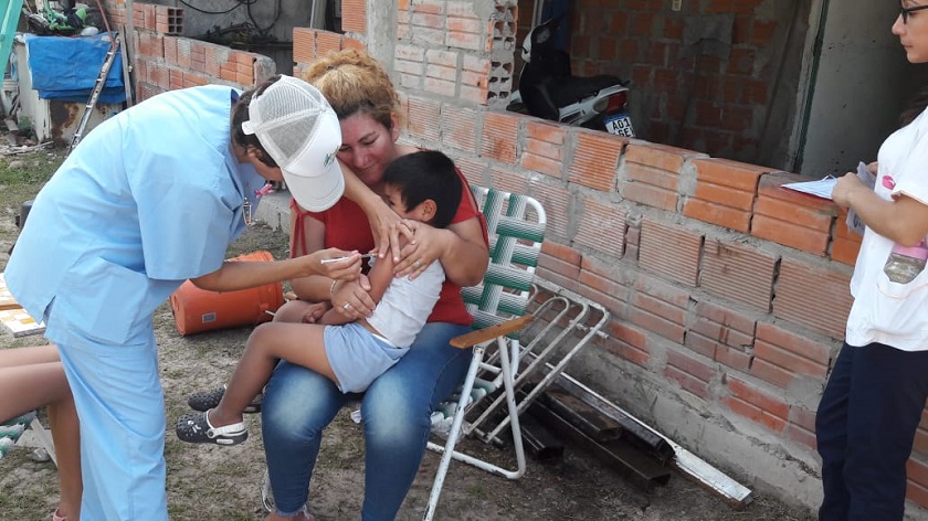 Amplia cobertura de vacunación contra el sarampión y la rubéola