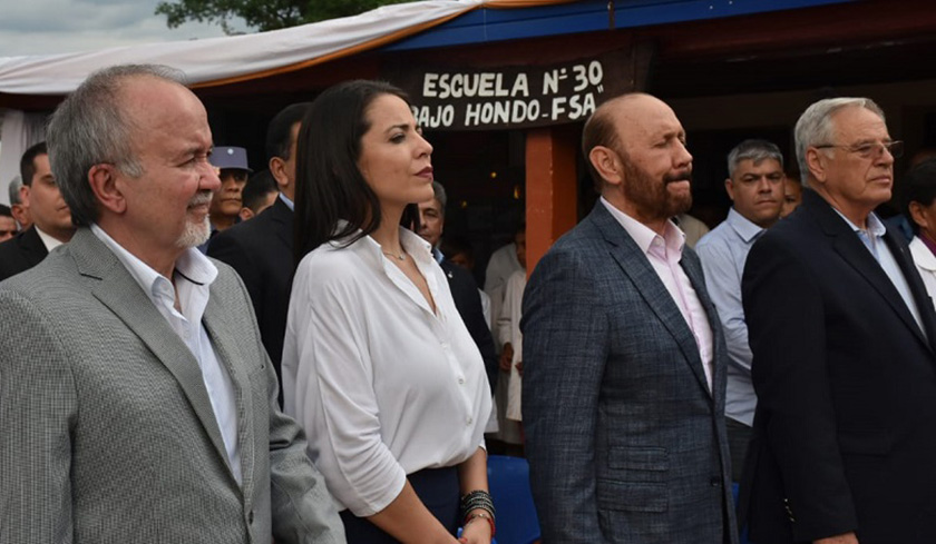 Insfrán presidio emotivo acto en pleno bañado La Estrella