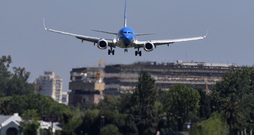 Aerolíneas Argentinas canceló todos los vuelos programados para el 30 de abril por el paro general