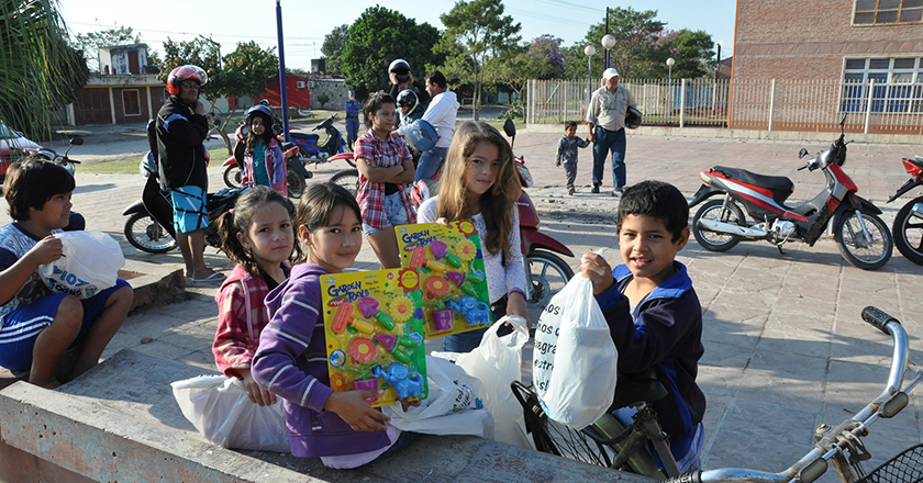Por el Día de Reyes el gobierno regala juguetes a niños de toda la provincia