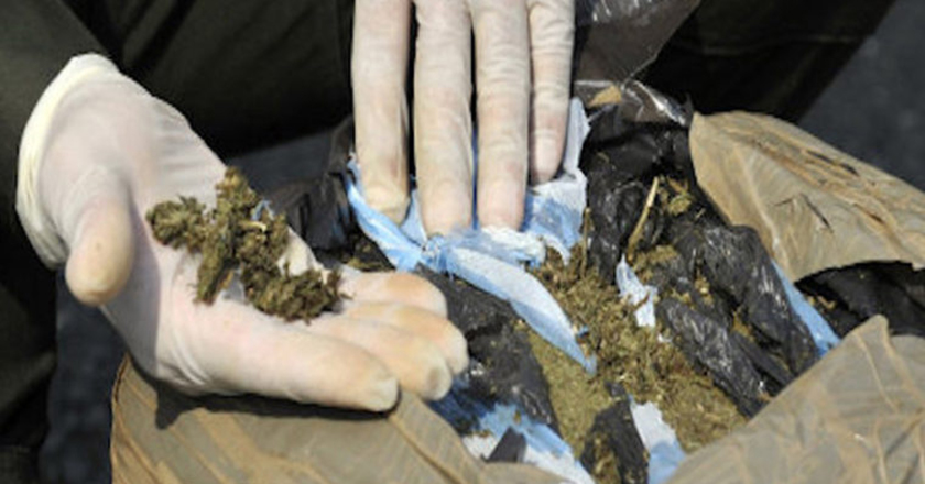 Incautan marihuana a una mujer destinada a un interno﻿