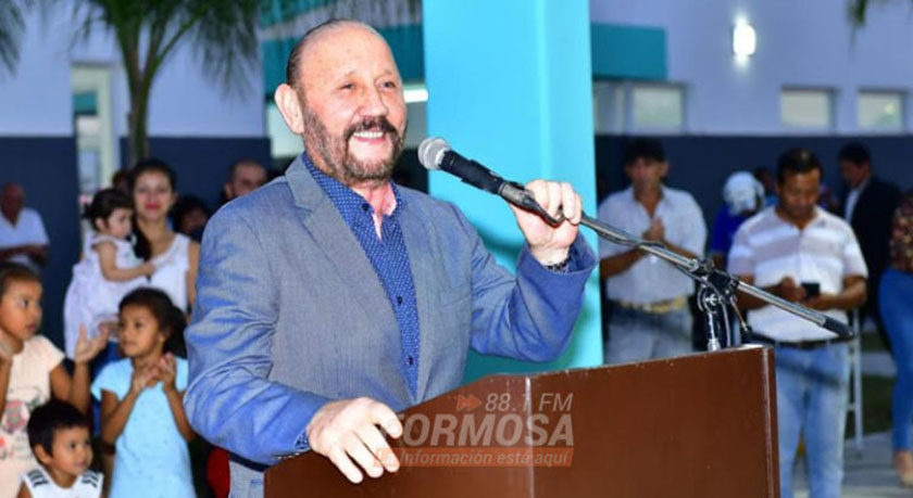 Insfrán aseguró que buscará la manera de moderar la mala política económica y social de Nación