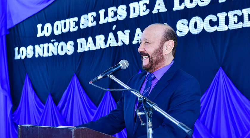 Insfrán reitero su propósito de defender a la educación publica