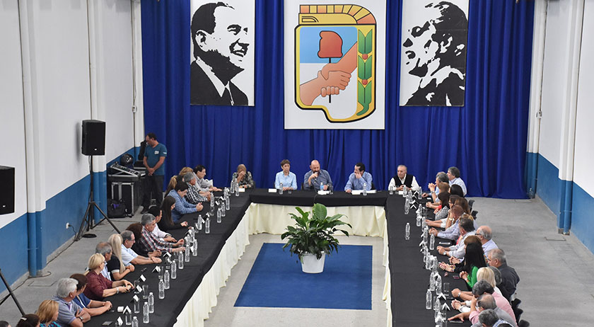Insfrán presidio acto firma del FdV con 22 partidos políticos