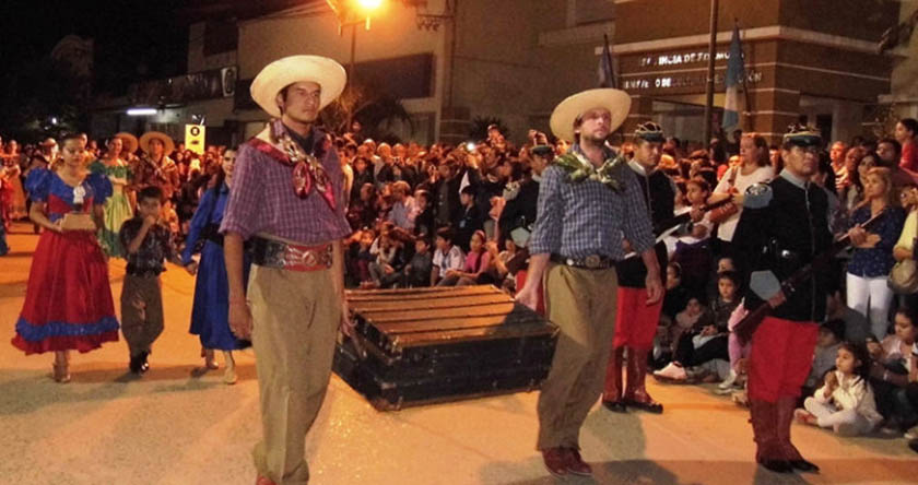El gobernador y la comunidad reciben el cumple N°140 de Formosa