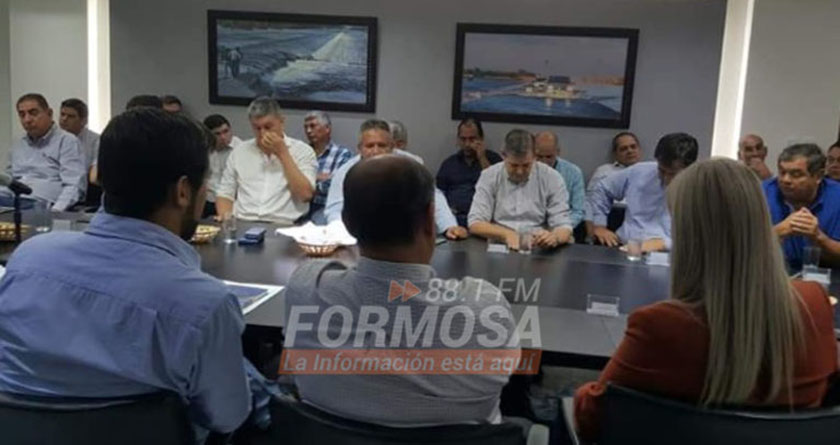 Los 27 municipios y las 10 comisiones de fomento adherirán a la convocatoria de elecciones del Gobernador