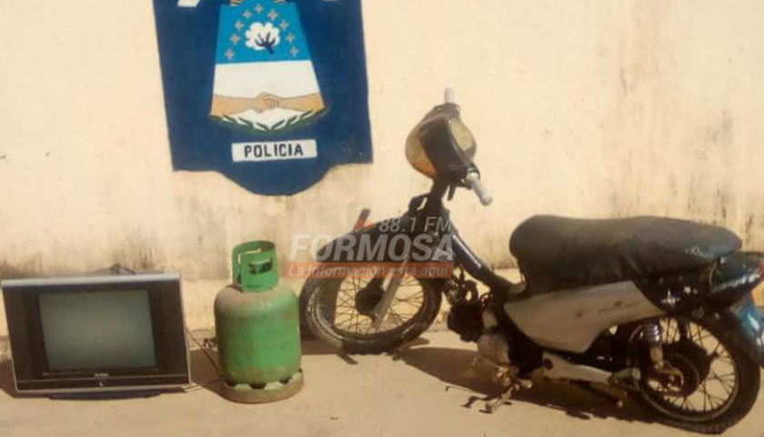 Recuperaron una moto y otros bienes sustraídos de una vivienda de Riacho He Hé