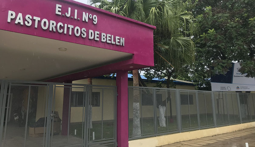 Si el clima permite, Insfrán inaugura moderno complejo de nivel Inicial