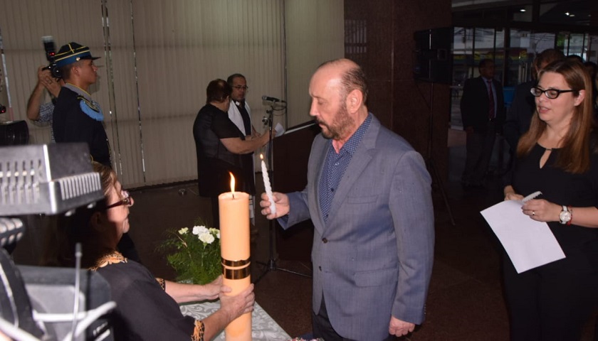 Insfrán recibió al Cirio Pascual