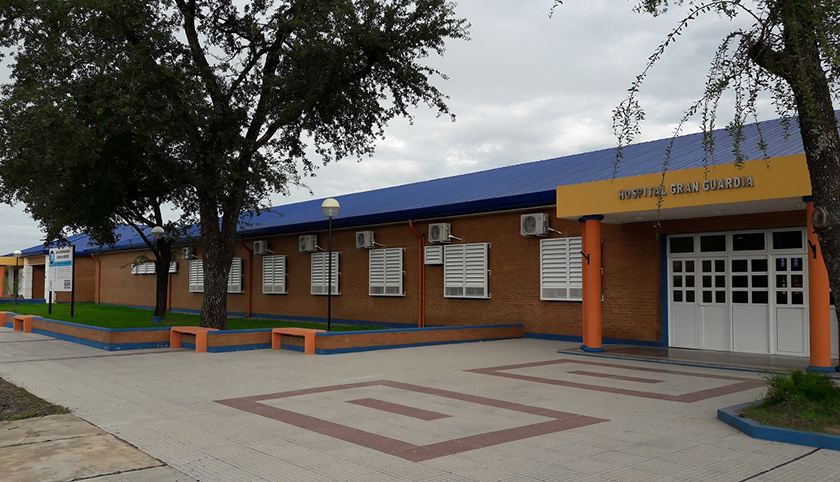 Insfrán inaugura por la mañana obra educativa, en la tarde hospital y matadero