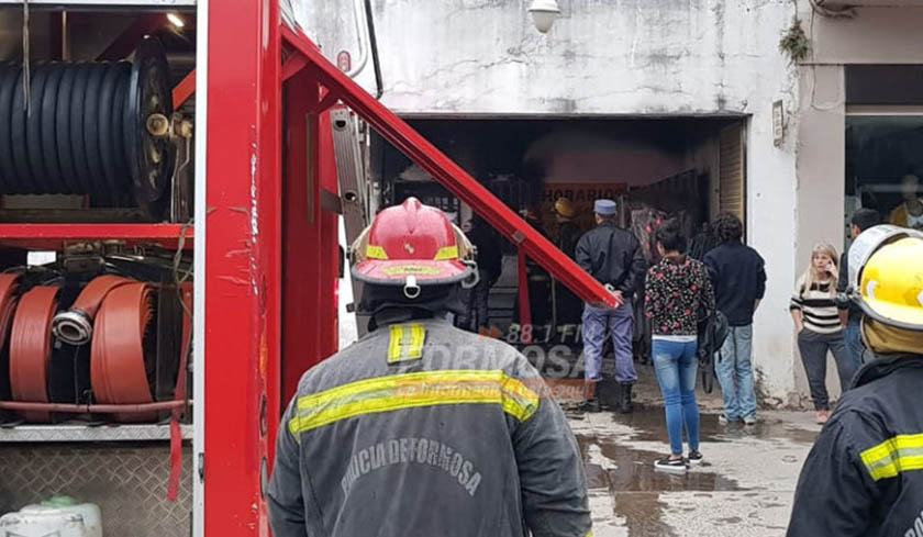 Incendio en un estacionamiento céntrico