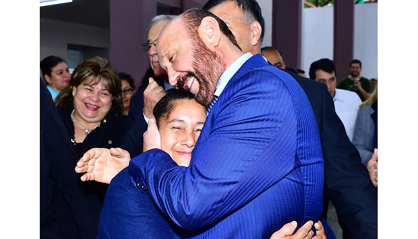 Insfrán entre ex convencionales constituyentes a ser distinguidos