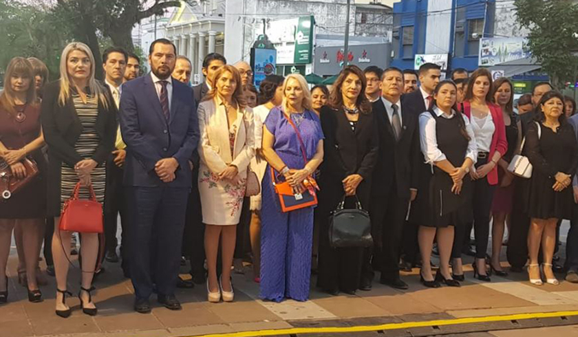 El busto a Juan Bautista Alberdi fue epicentro de los festejos por el Día del Abogado