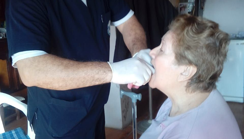 Atenciones odontológicas domiciliarias a pacientes con otras patologías de base