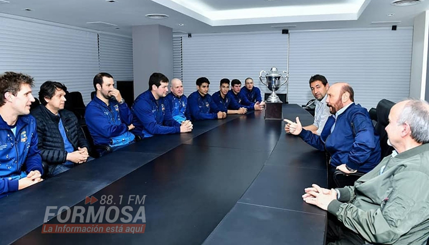 Insfrán recibió a los campeones del Argentino de Básquet