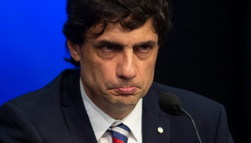 Macri se despide declarando el default de la deuda