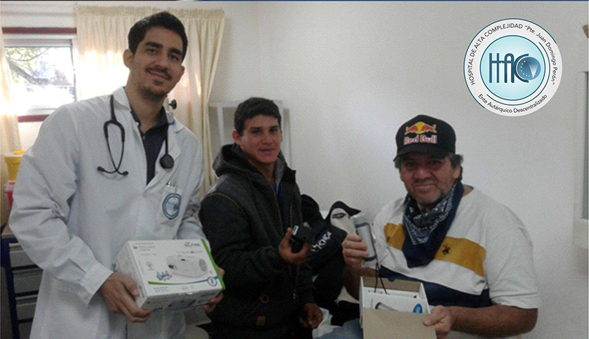 El HAC entregó laringófonos a pacientes con impedimento del habla