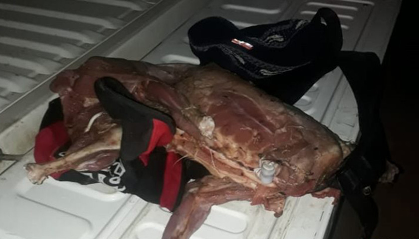 Fontana: La Policía sorprendió a un menor con un animal faenado