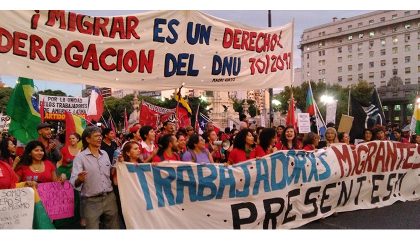 Tras las expresiones racistas, cruzaron a Pichetto: “Es un cavernícola”
