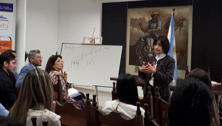 Destacada jurista disertó sobre derechos reales