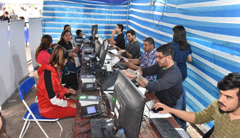 El Programa de Acción Comunitaria Todos Unidos sigue recorriendo los barrios de la ciudad