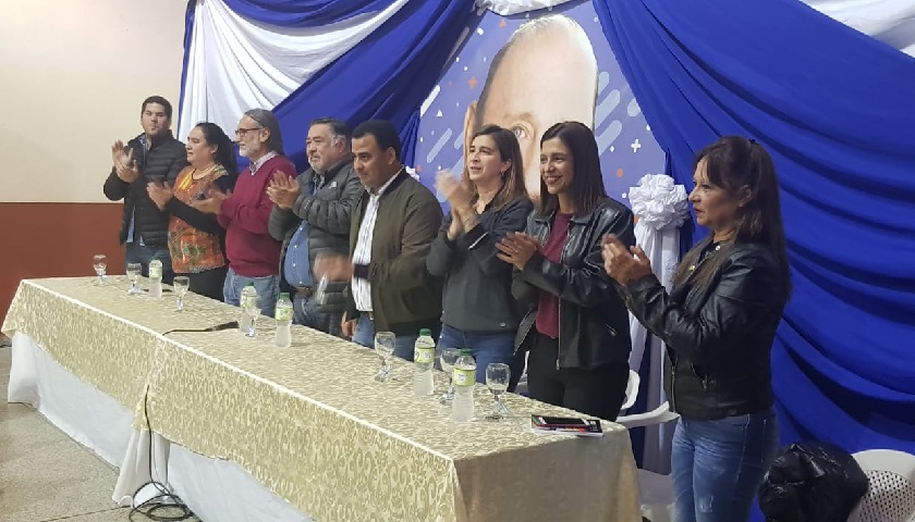 En el Polideportivo del barrio La Paz se reunió la dirigencia y militancia del FdT