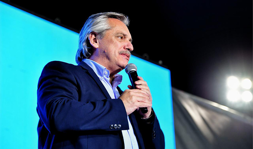 Insfrán acompañó a Alberto Fernández en el cierre de campaña en Resistencia