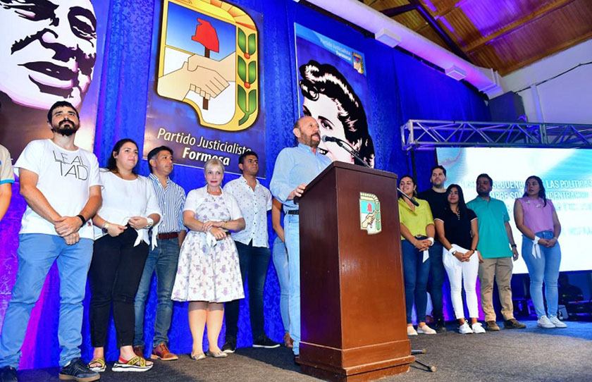 Insfrán llamó a redoblar la militancia porque se recibirá un país arrasado