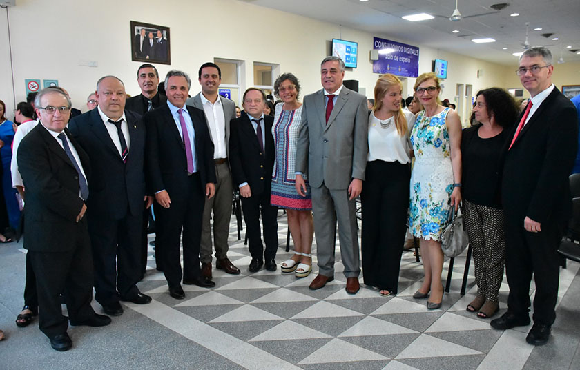 Renombrados profesionales de la obstetricia trabajan en forma conjunta con equipos de salud locales
