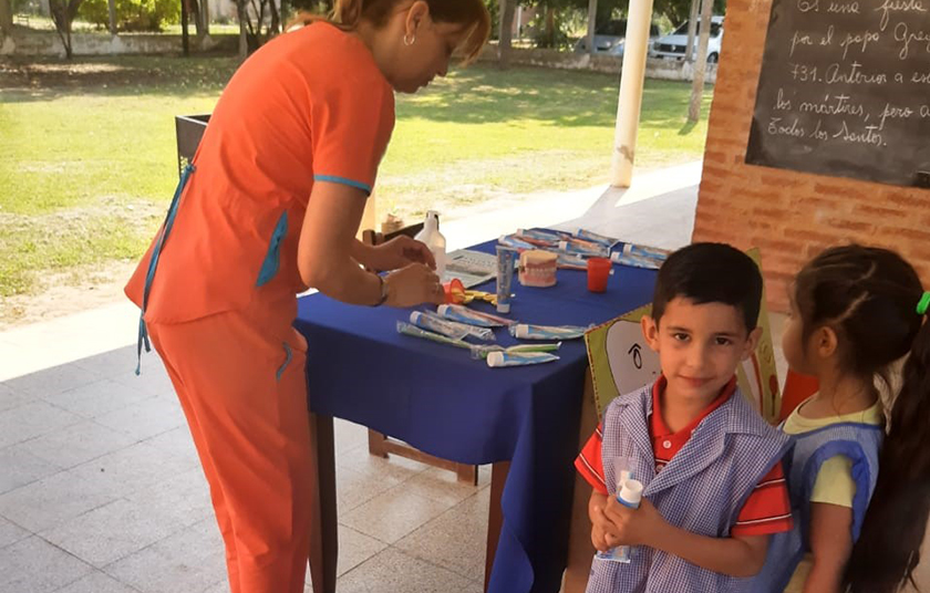Cuidar la salud bucal: aprender jugando en la escuela