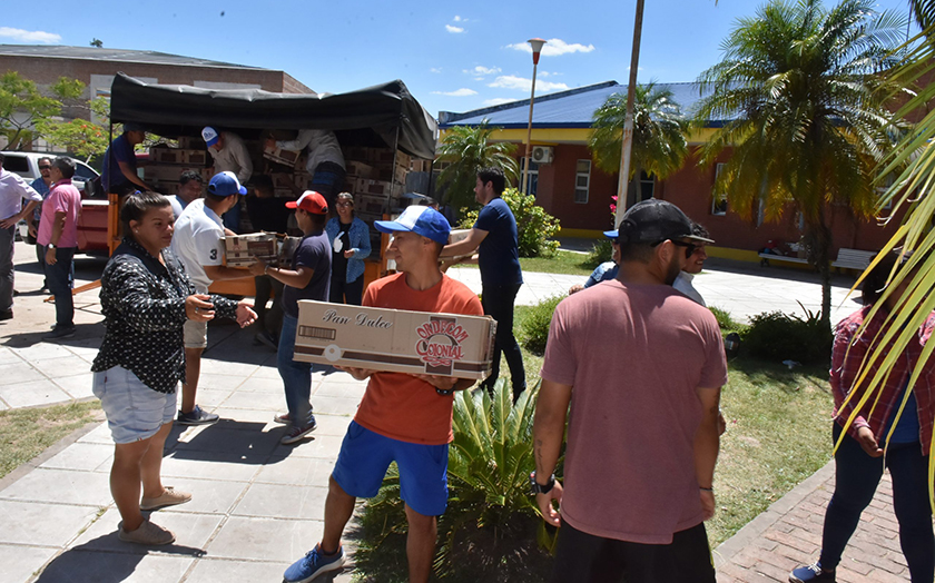 Comenzó la entrega de bolsas navideñas del gobierno provincial