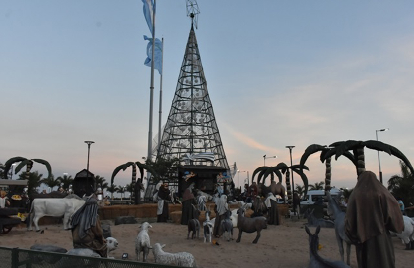 Recorrida por atractivos pesebres de la ciudad capital