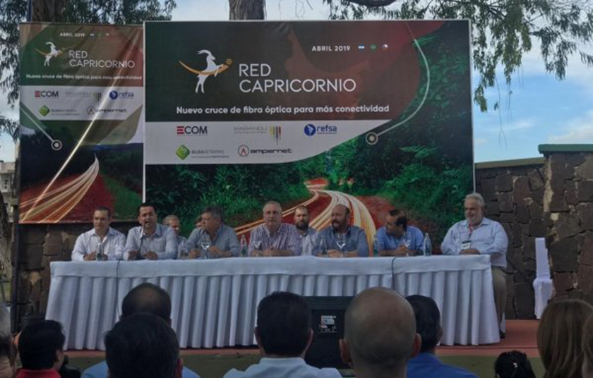Insfrán viaja a Santiago del Estero para firmar convenio por fibra óptica