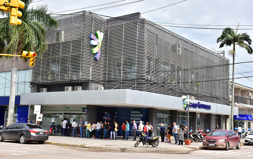 Este viernes 28 cobrarán los sueldos los agentes pasivos, que incluyen el concepto de ayuda escolar