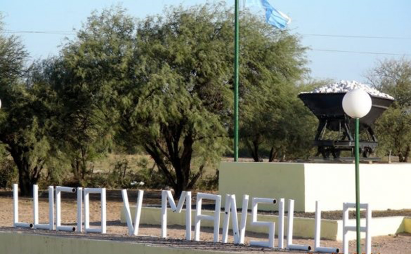 Mansilla inaugura su parque acuático