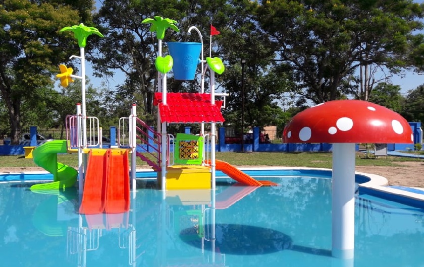 Villa Escolar inaugura su complejo acuático municipal