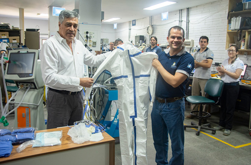 Décima entregó indumentaria de bioseguridad al personal de la Subsecretaría de Tecnología Sanitaria
