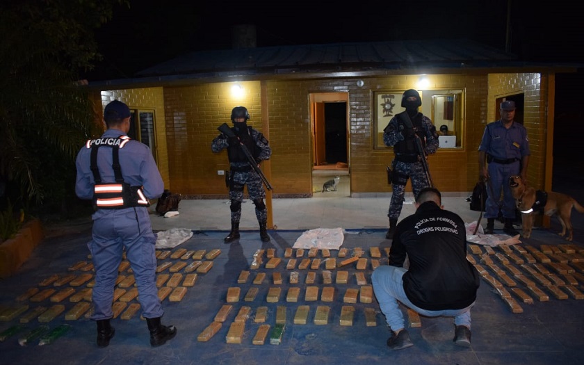 La Policía secuestró más de 207 panes de marihuana