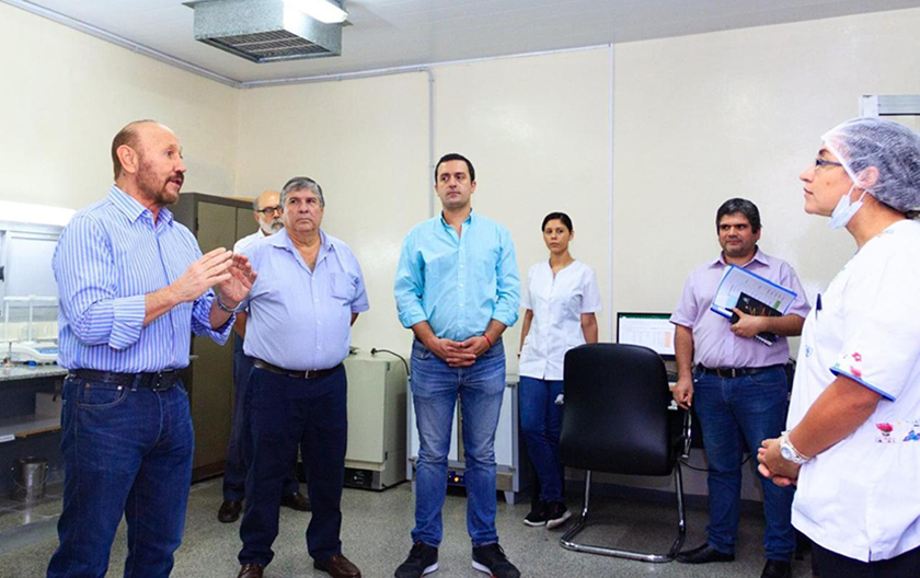 El Gobernador Insfrán visitó las plantas de Nutrifor y Liofor