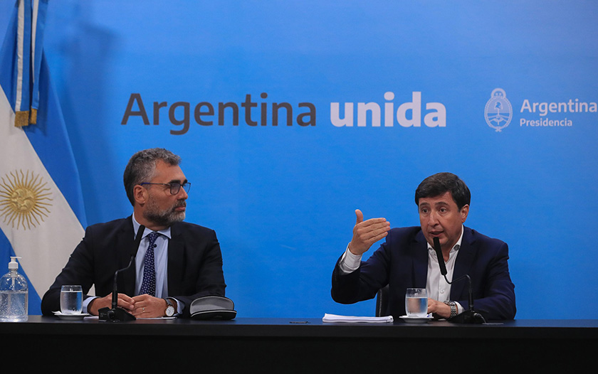 El Gobierno anunció bonos para beneficiarios de AUH, planes sociales y jubilaciones y pensiones mínimas