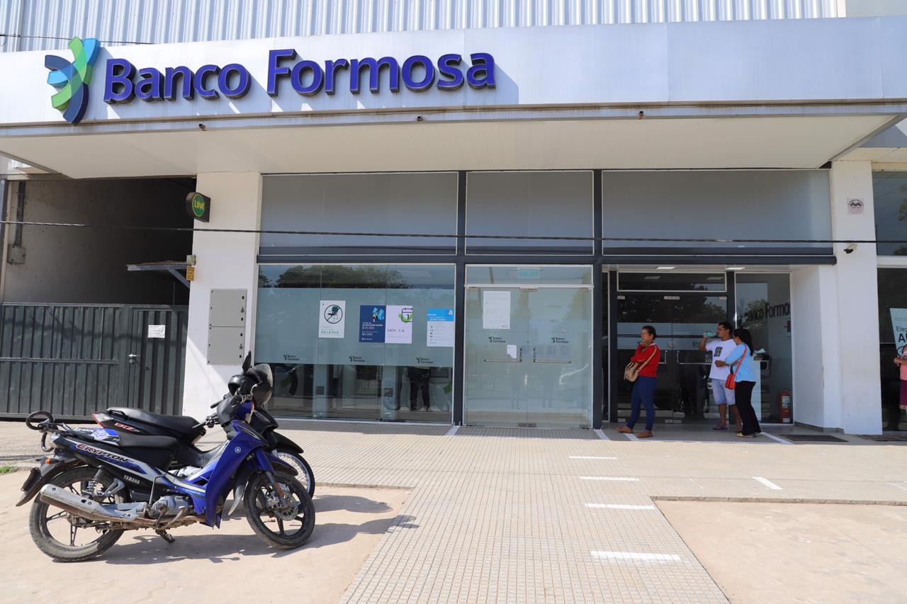Banco Formosa reitera que la atención es con turnos previos