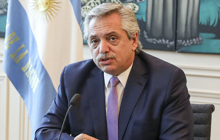 El Presidente destacó la baja en el ritmo de contagios, pero advirtió que “no hay que relajarse”