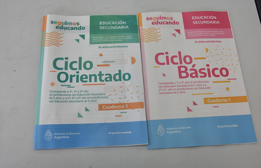 Continúa la entrega de cuadernillos pedagógicos en la EPES Nº 54